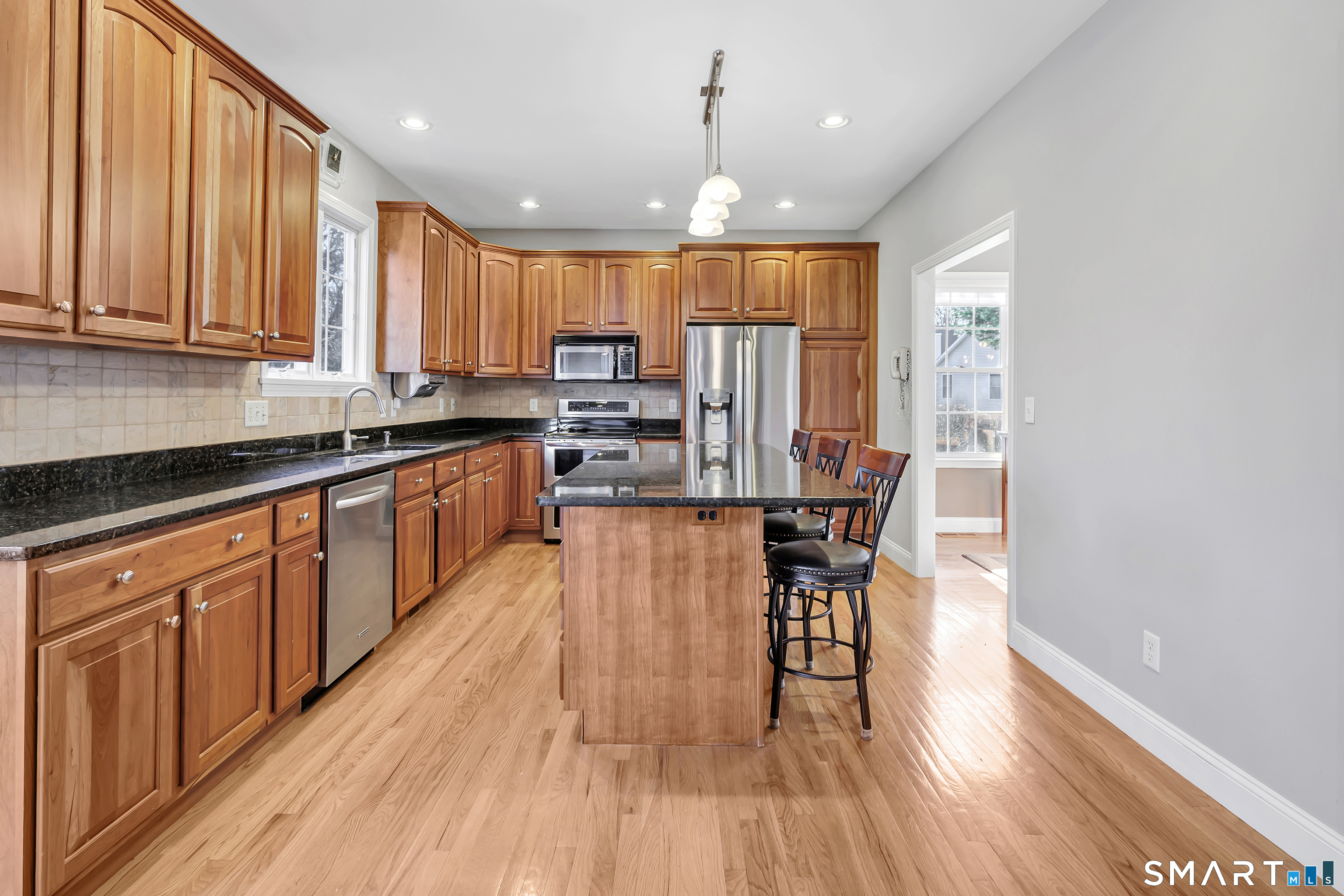 230 Fitch's Pass, Unit 230 Trumbull, CT 06611 - Photo 18 of 40