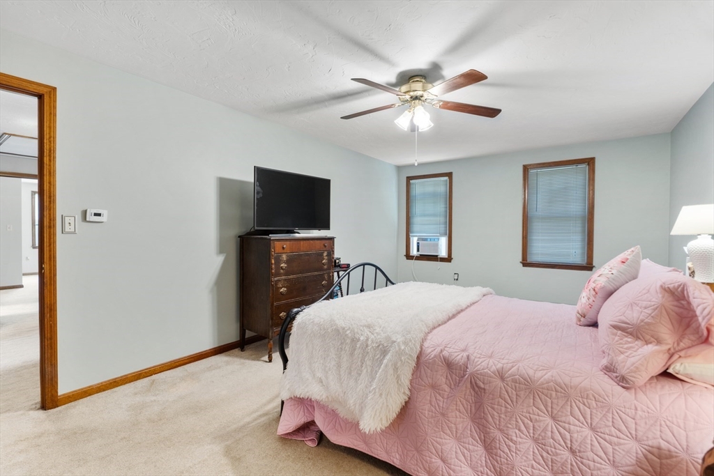 3 Pudding Street Uxbridge, MA 01569 - Photo 20 of 42