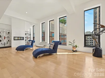 $1,390,000 | 127 North Tryon Street, Unit 509, Charlotte, NC 28246