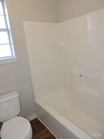 $1,895 | 1897 Gulf Bay Lane, Pensacola, FL 32506