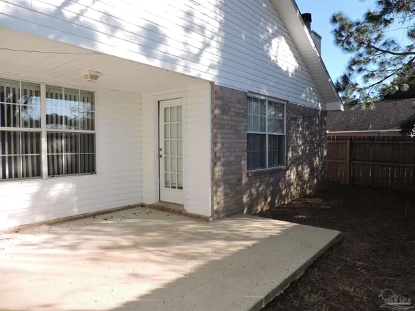 $1,895 | 1897 Gulf Bay Lane, Pensacola, FL 32506