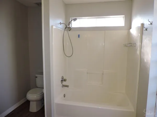 $1,895 | 1897 Gulf Bay Lane, Pensacola, FL 32506