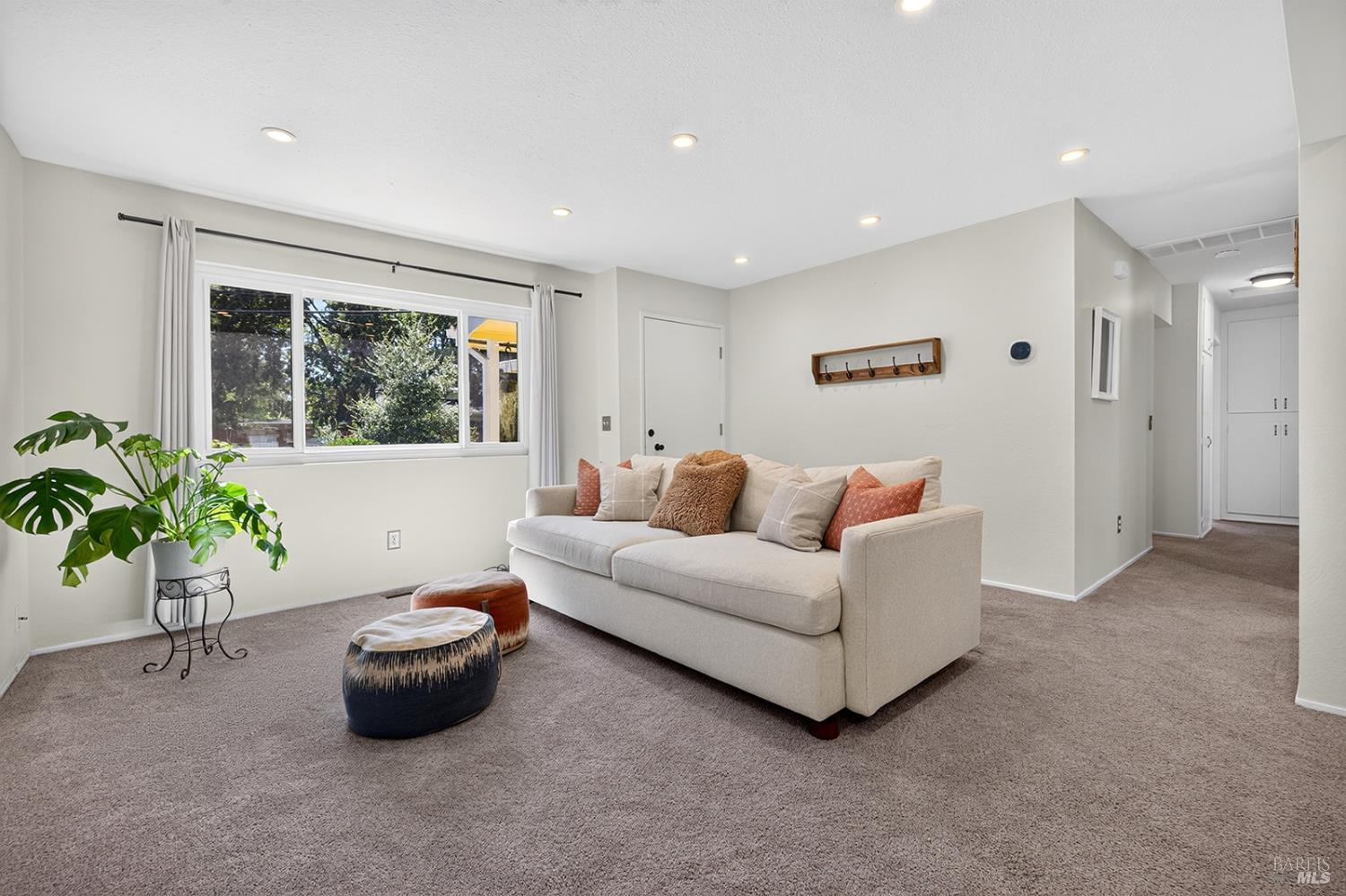 1102 Burbank Avenue Santa Rosa, CA 95407 - Photo 5 of 32