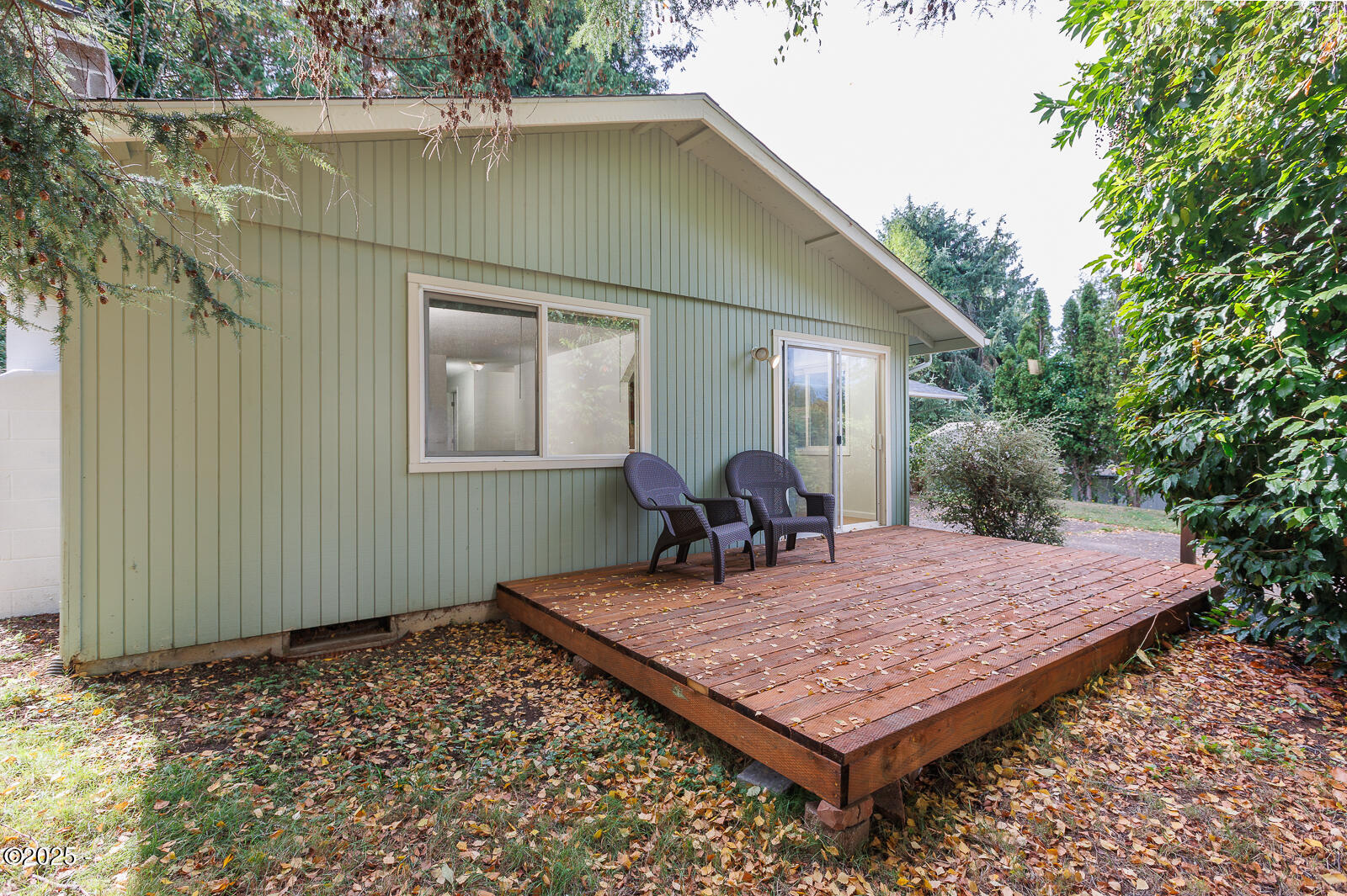1651 Southeast Ammon Road Toledo, OR 97391 - Photo 4 of 36 -03