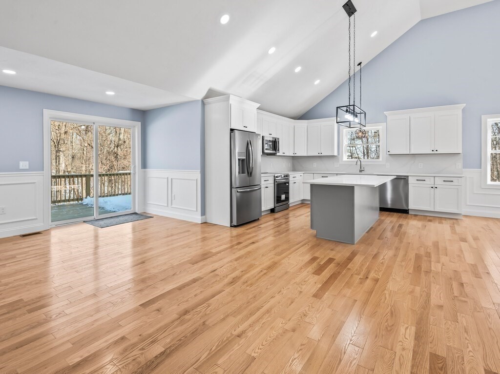 23 Orrison Street Worcester, MA 01609 - Photo 12 of 41