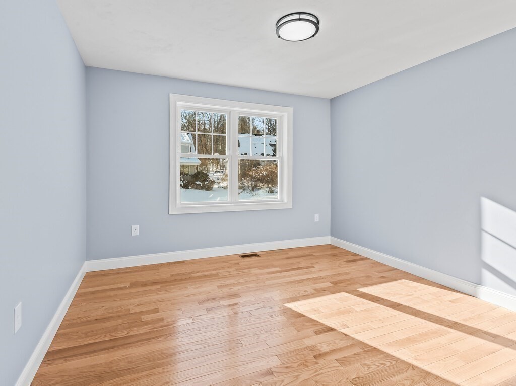 23 Orrison Street Worcester, MA 01609 - Photo 15 of 41