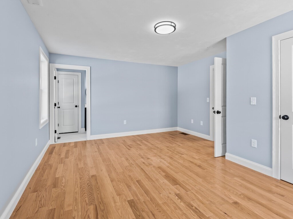 23 Orrison Street Worcester, MA 01609 - Photo 18 of 41