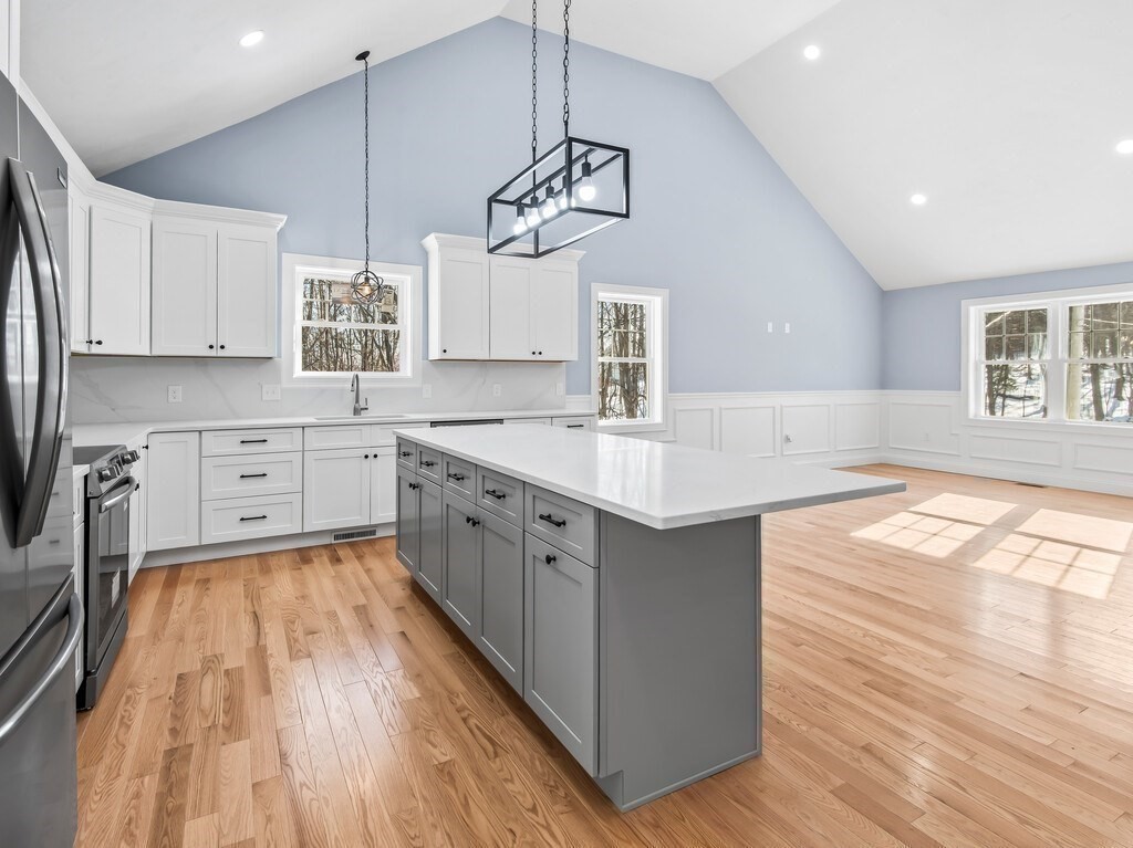 23 Orrison Street Worcester, MA 01609 - Photo 9 of 41