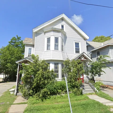 $1,500 | 43 Clarke Street, Unit 1, Burlington, VT 05401