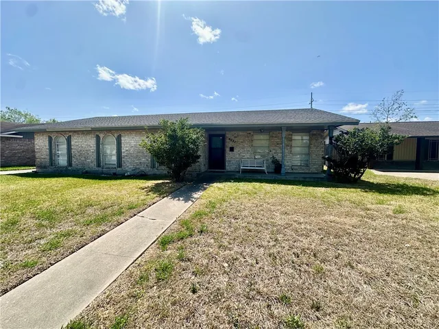 $2,000 | 4621 Haverhill Lane, Corpus Christi, TX 78411