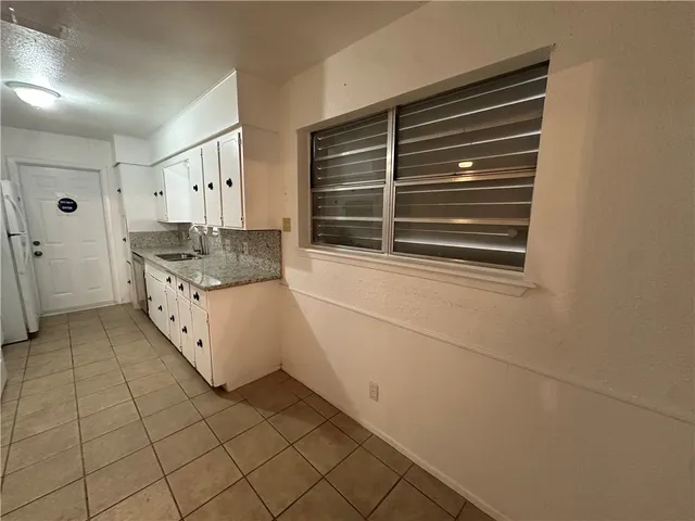 $2,000 | 4621 Haverhill Lane, Corpus Christi, TX 78411