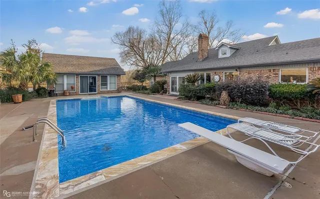 $899,000 | 276 East Bessie Street, Coushatta, LA 71019