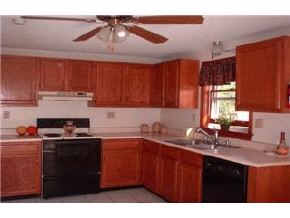 4 R Little John Court, Unit 4 Derry, NH 03038 - Photo 2 of 8
