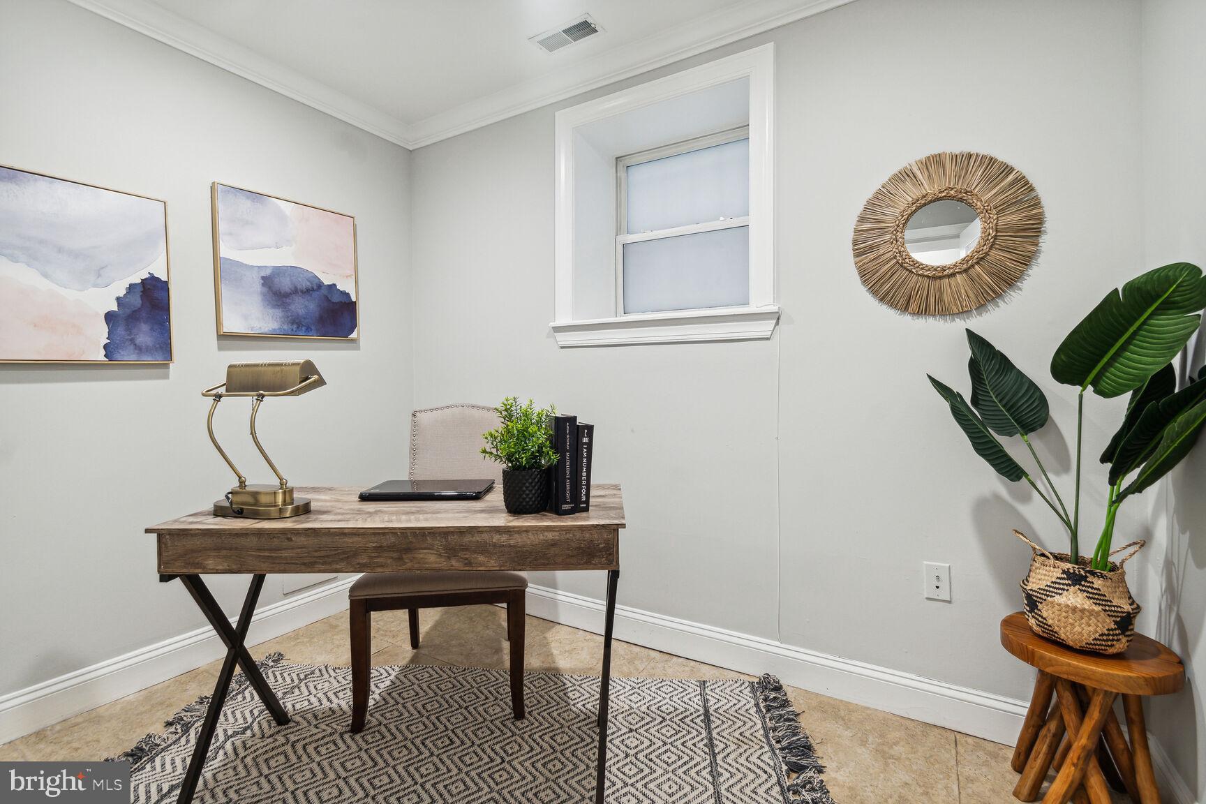 45 R Street Northwest, Unit 1 Washington, DC 20001 - Photo 16 of 21 Very functional office, den