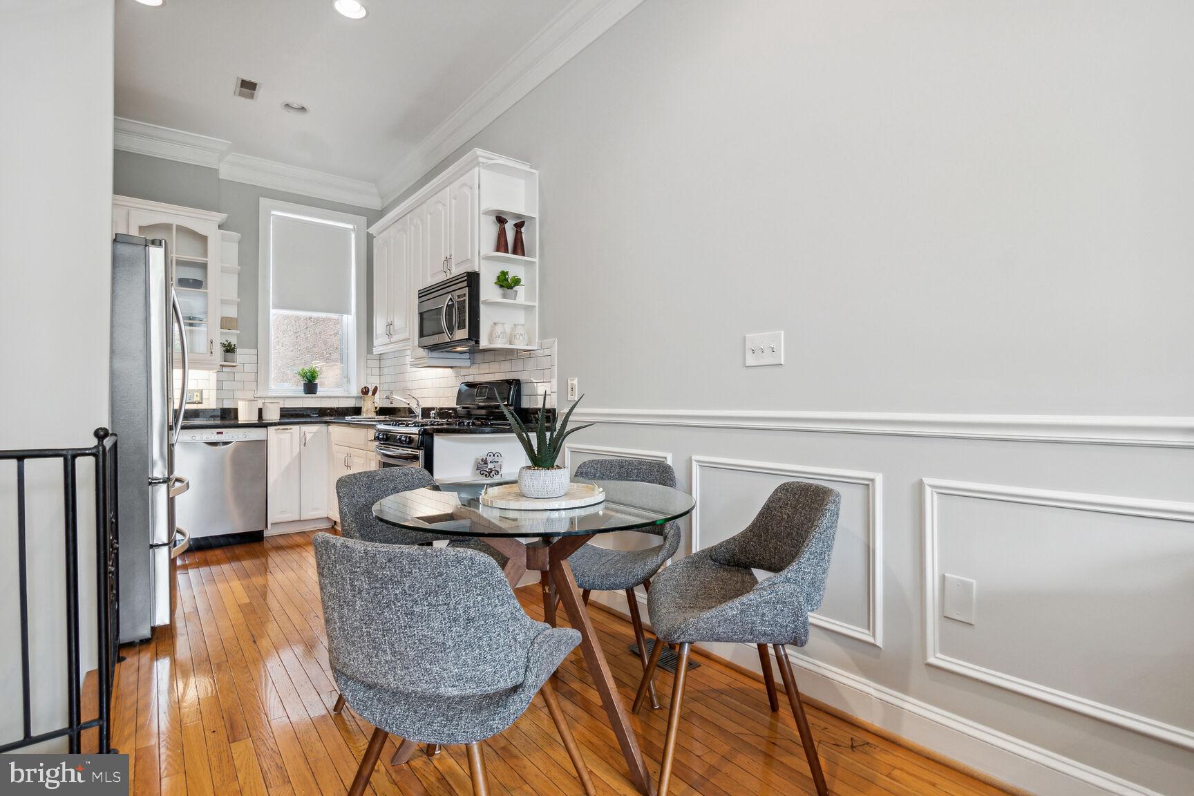 45 R Street Northwest, Unit 1 Washington, DC 20001 - Photo 5 of 21 Dining area