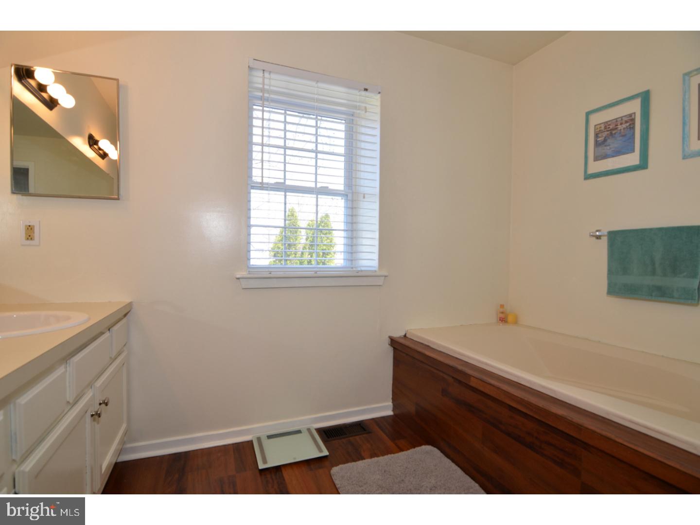 144 Crossing Way Clementon, NJ 08021 - Photo 14 of 24 Master Bathroom