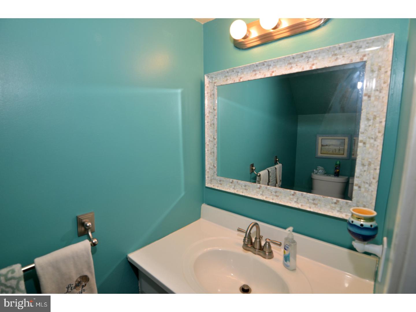 144 Crossing Way Clementon, NJ 08021 - Photo 20 of 24 Bathroom