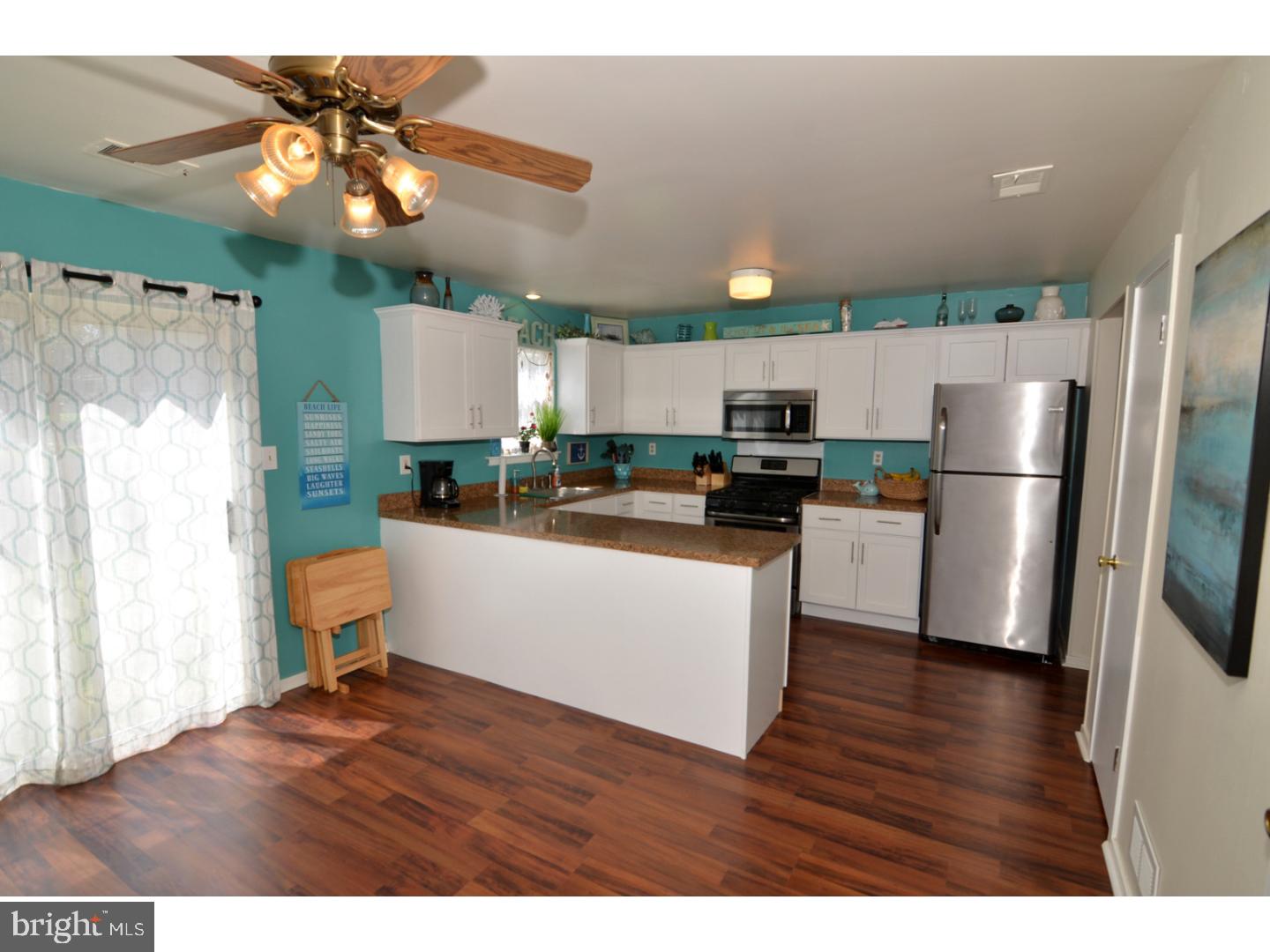 144 Crossing Way Clementon, NJ 08021 - Photo 3 of 24 Kitchen