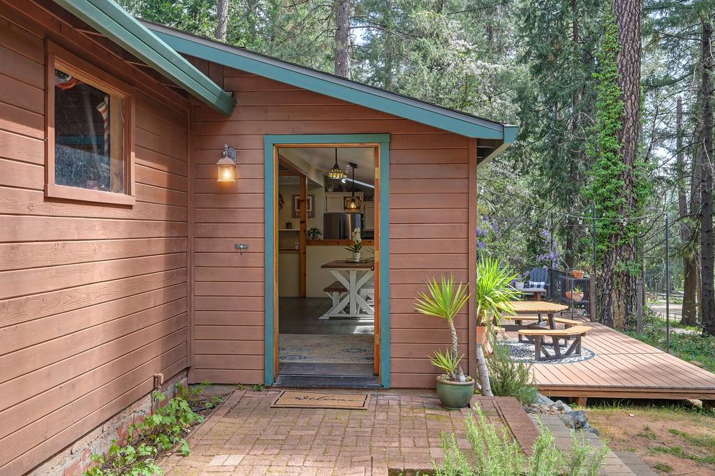 14067 Linden Road Grass Valley, CA 95945 - Photo 9 of 88