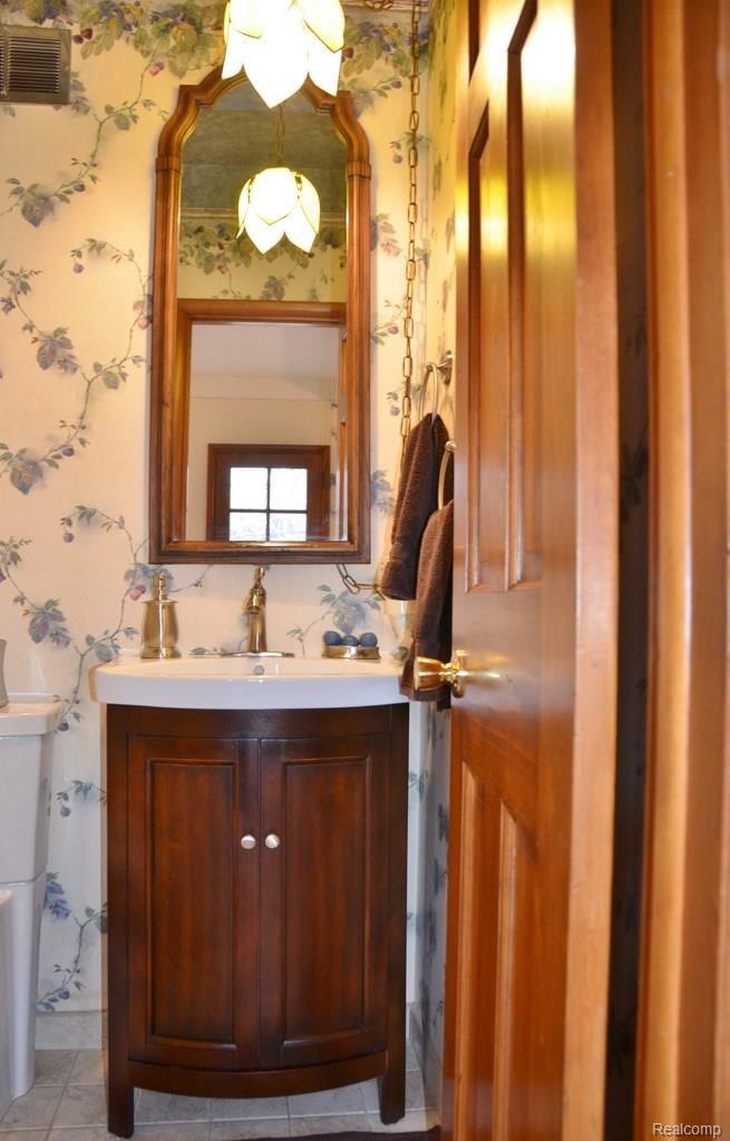25457 Meridian Road Grosse Ile, MI 48138 - Photo 22 of 32 DSC_3729 (Copy).jpg