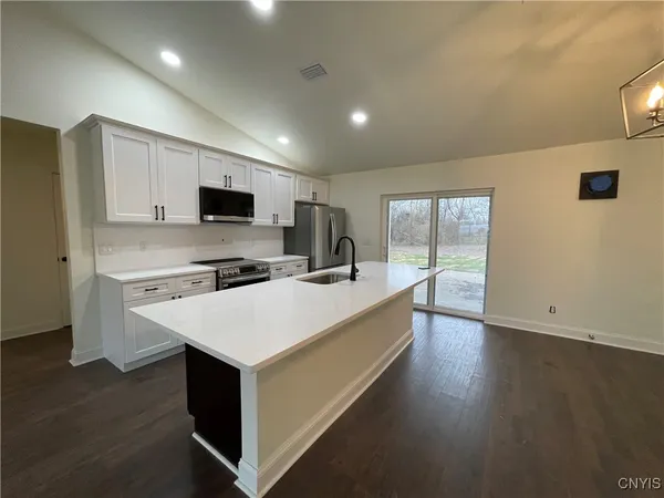 $399,900 | 9666 Mallory Road, New Hartford, NY 13413