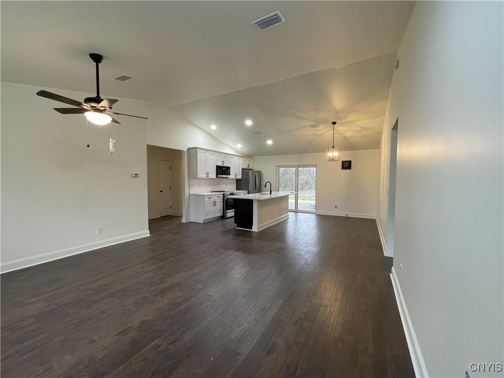 9666 Mallory Road New Hartford, NY 13413 - Photo 5 of 23