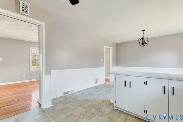 a view of a livingroom with an empty space