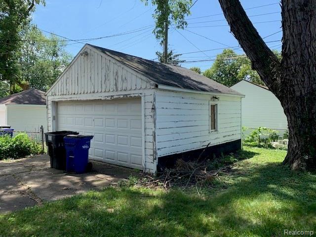 17319 Huntington Road Detroit, MI 48219 - Photo 6 of 7 IMG_4834.jpg