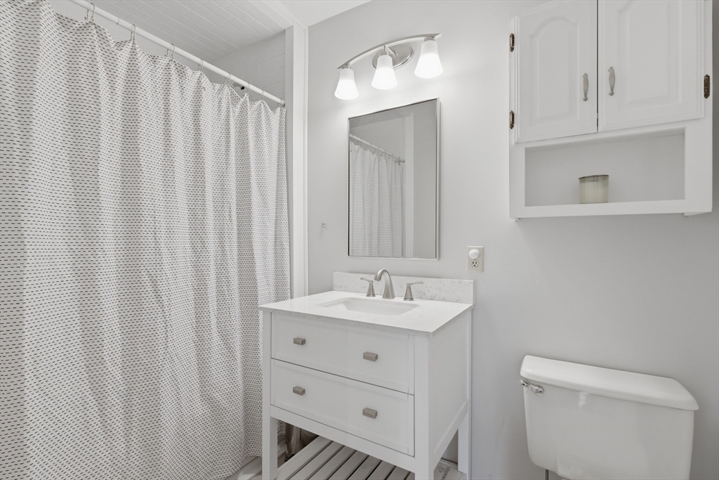 28 Modoc Street Worcester, MA 01604 - Photo 33 of 42