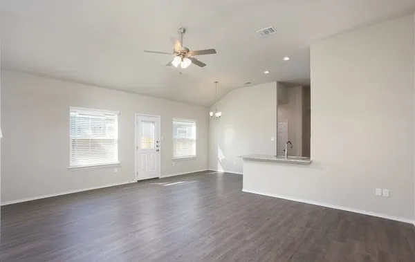 $1,650 | 3414 Scott Circle, Seguin, TX 78155