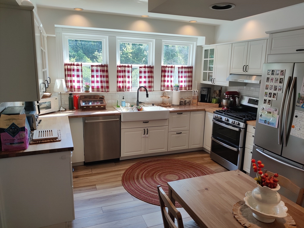 26 Millbrook Road Wayland, MA 01778 - Photo 4 of 12