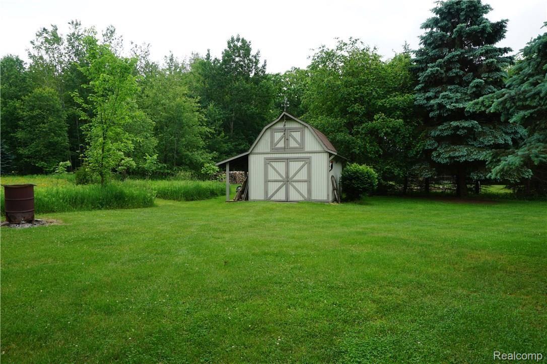 880 North Kellogg Road Howell, MI 48843 - Photo 22 of 23 DSC01539.JPG