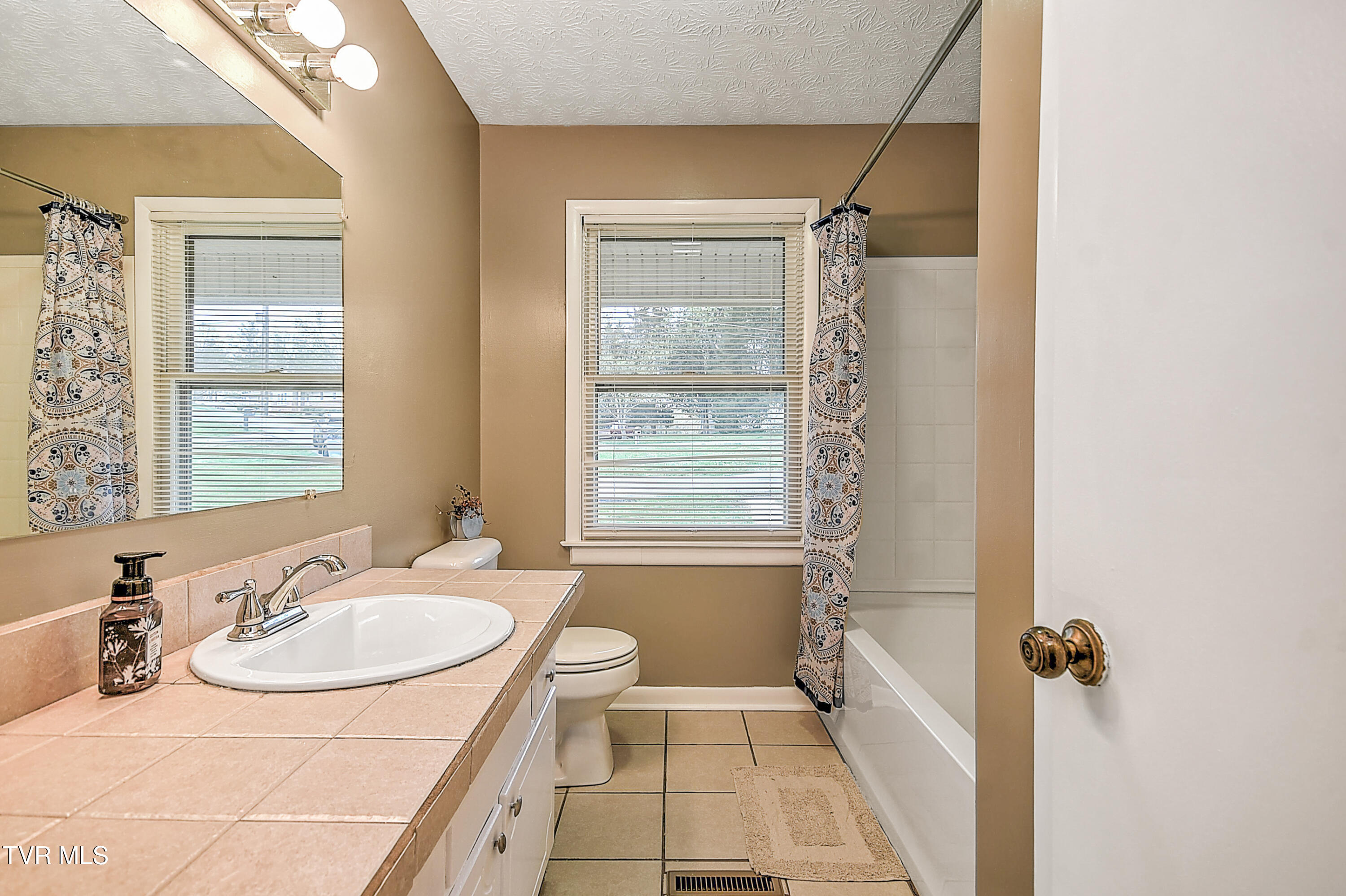 145 Pinecrest Road Church Hill, TN 37642 - Photo 17 of 45 145 Pinecrest Rd TV-23