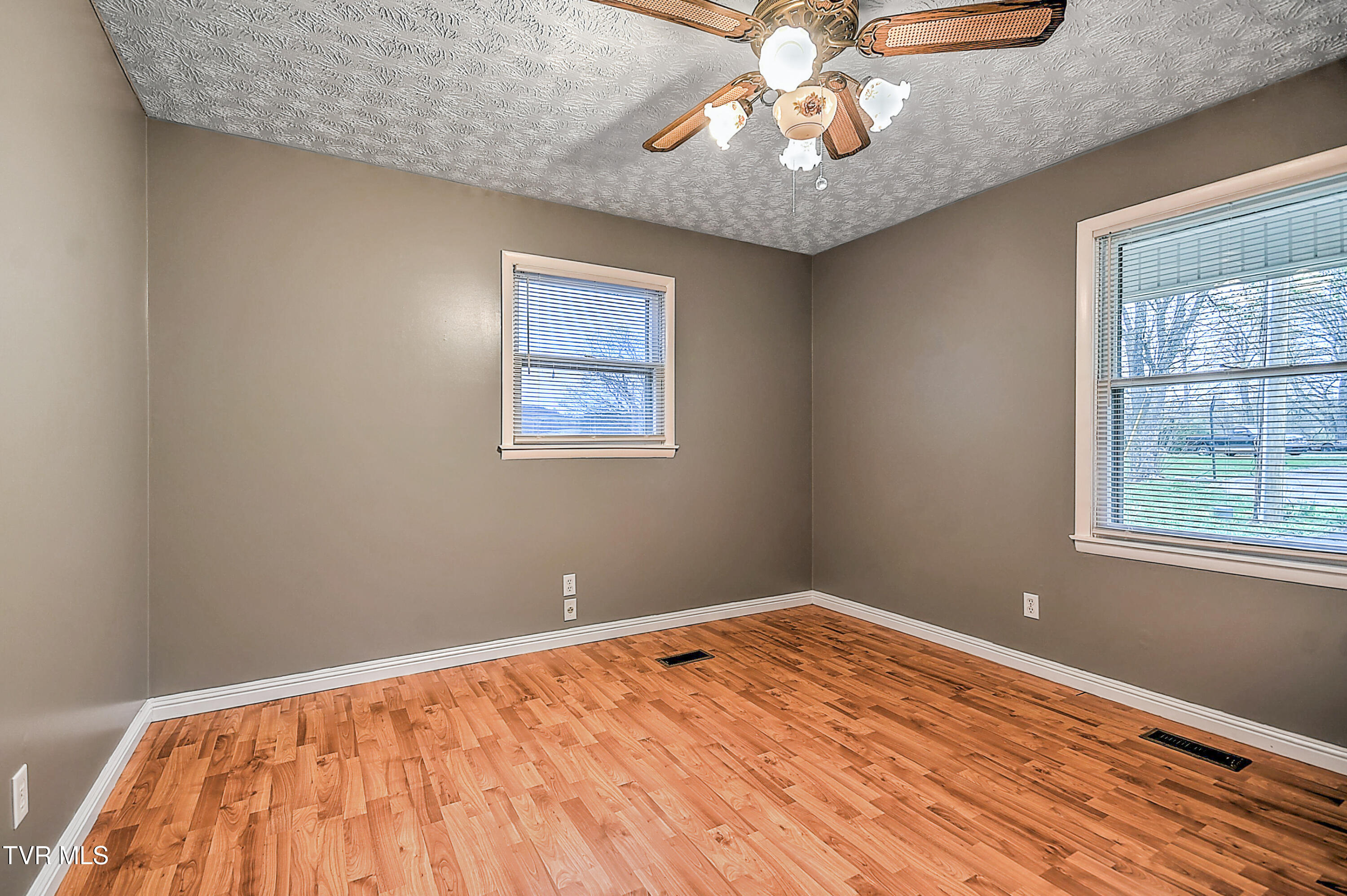 145 Pinecrest Road Church Hill, TN 37642 - Photo 23 of 45 145 Pinecrest Rd TV-27