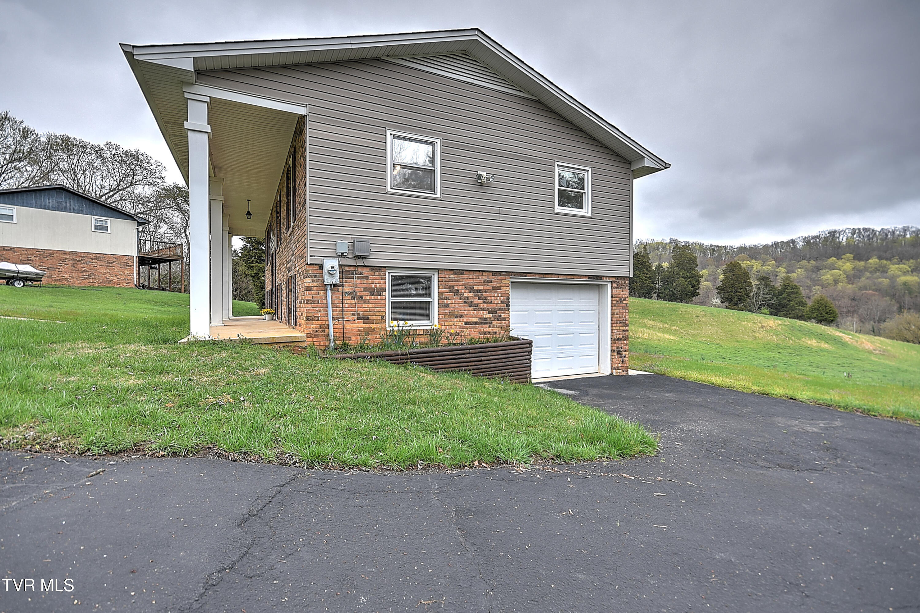 145 Pinecrest Road Church Hill, TN 37642 - Photo 34 of 45 145 Pinecrest Rd TV-37