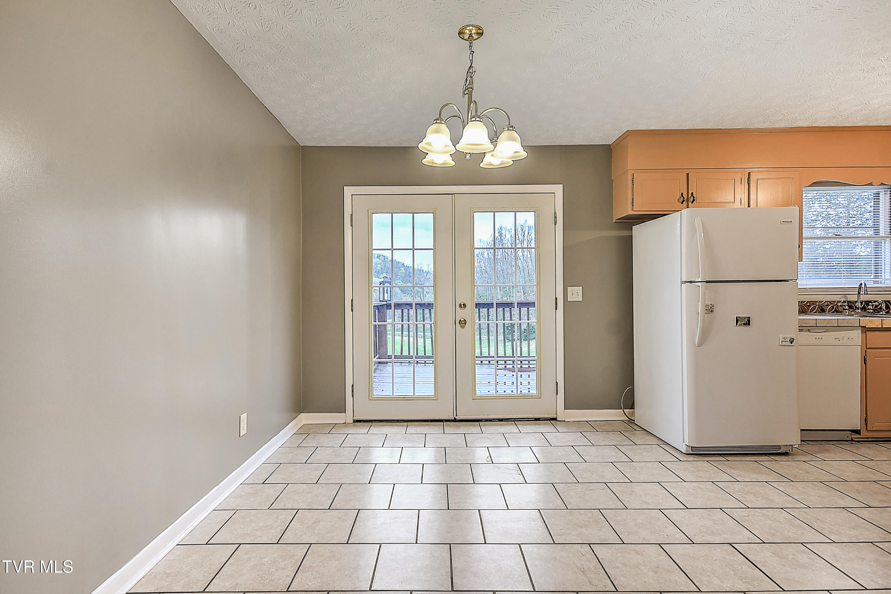 145 Pinecrest Road Church Hill, TN 37642 - Photo 4 of 45 145 Pinecrest Rd TV-9