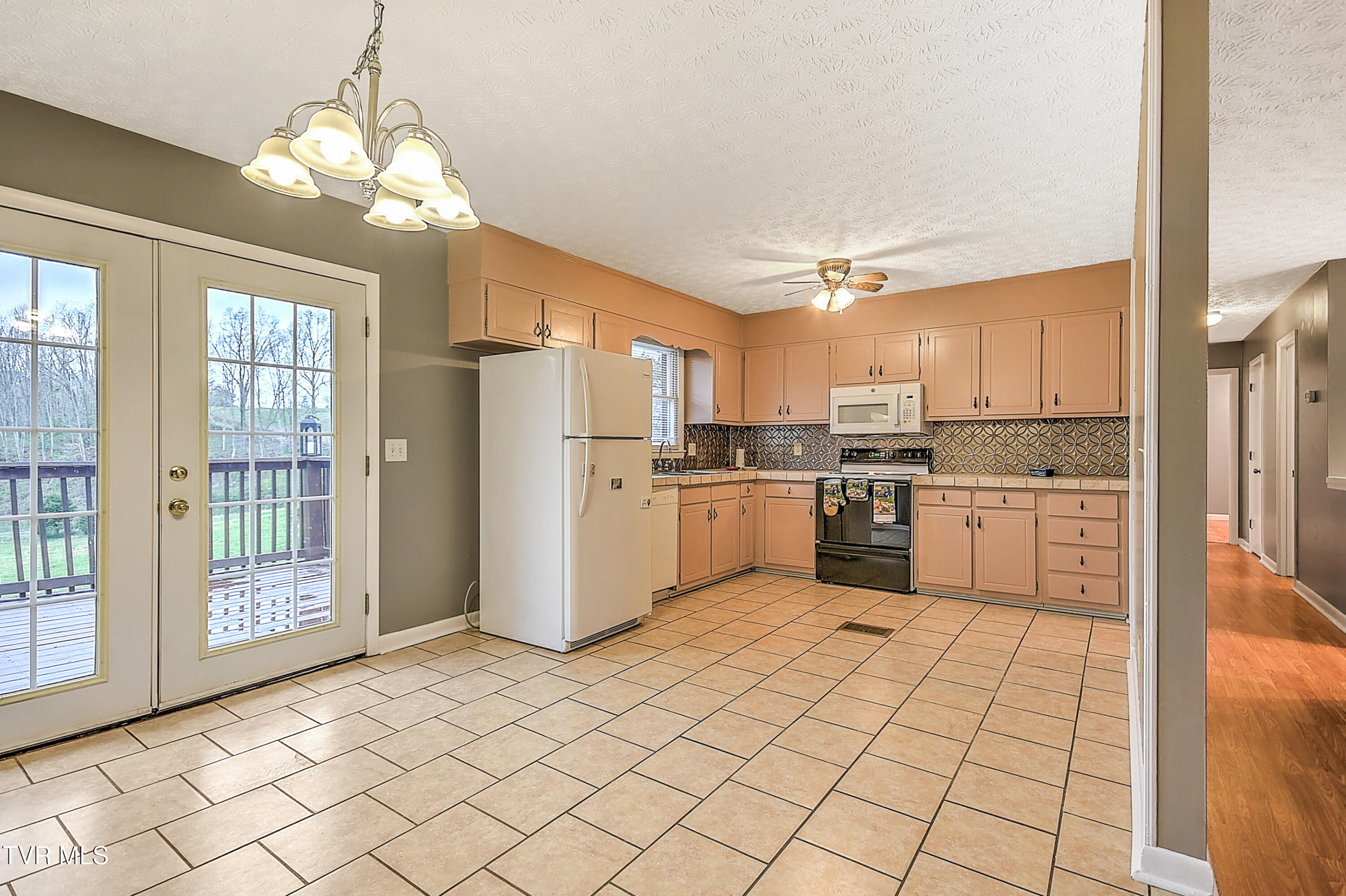 145 Pinecrest Road Church Hill, TN 37642 - Photo 5 of 45 145 Pinecrest Rd TV-15