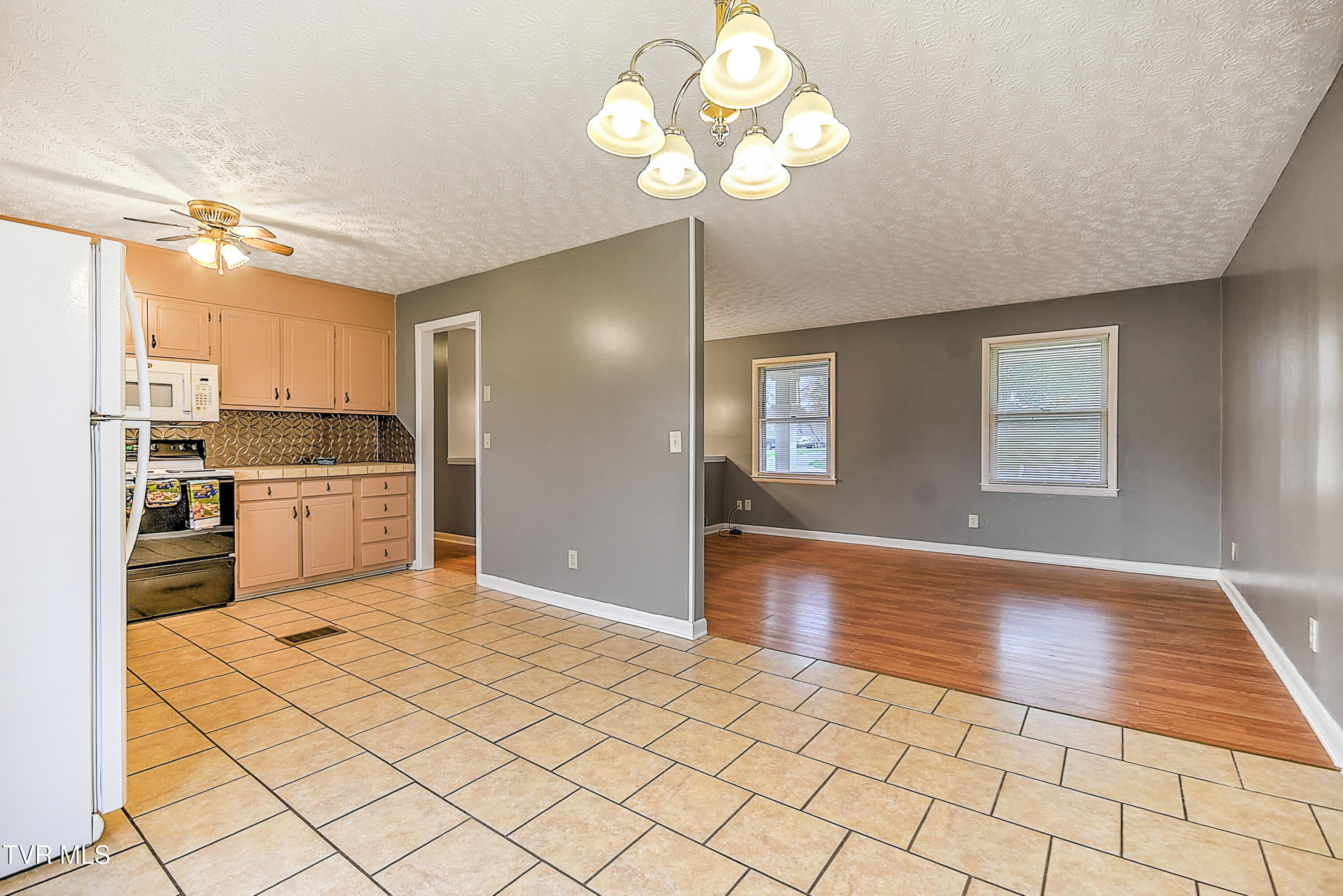 145 Pinecrest Road Church Hill, TN 37642 - Photo 6 of 45 145 Pinecrest Rd TV-11