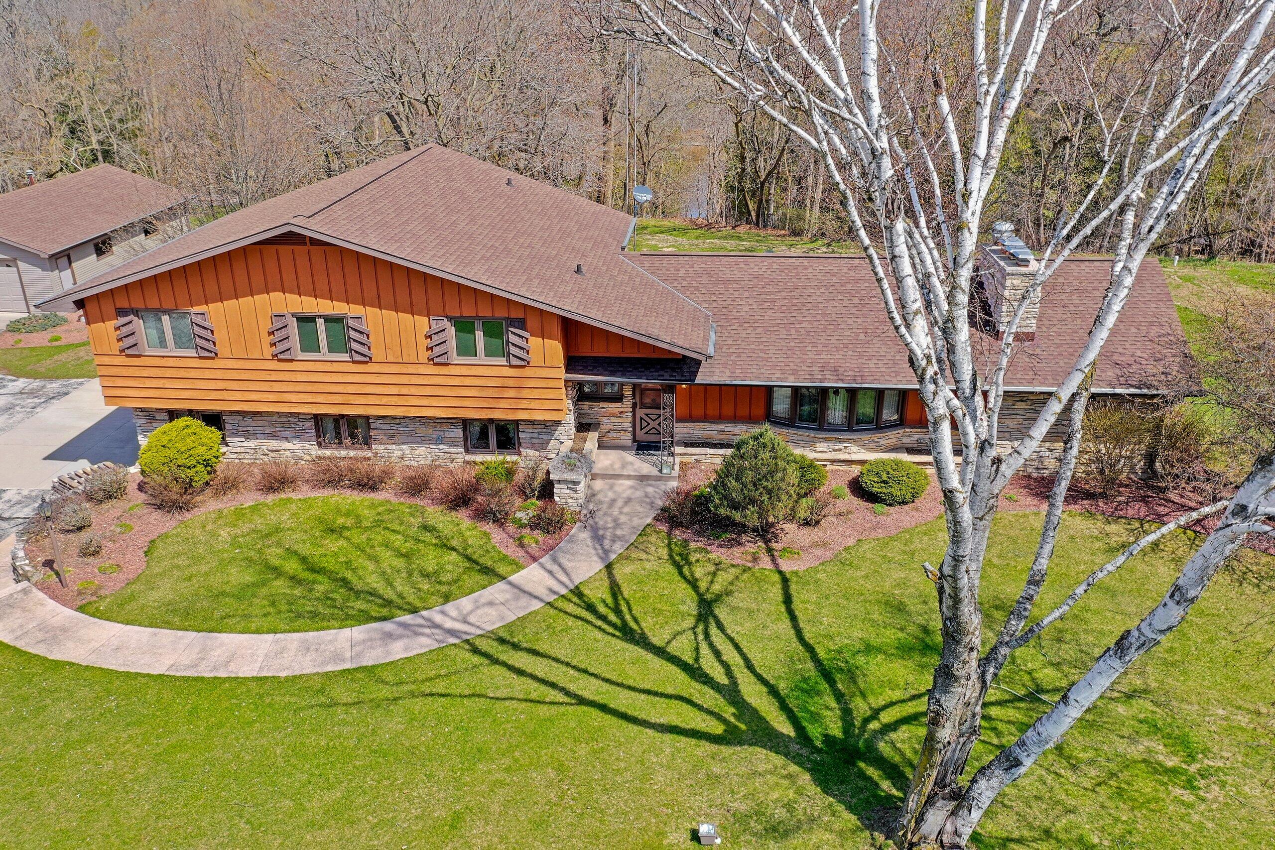 810 Shoto Road Two Rivers, WI 54241 - Photo 2 of 65 021-810ShotoRoad-TwoRivers-WI-54241-SMAL