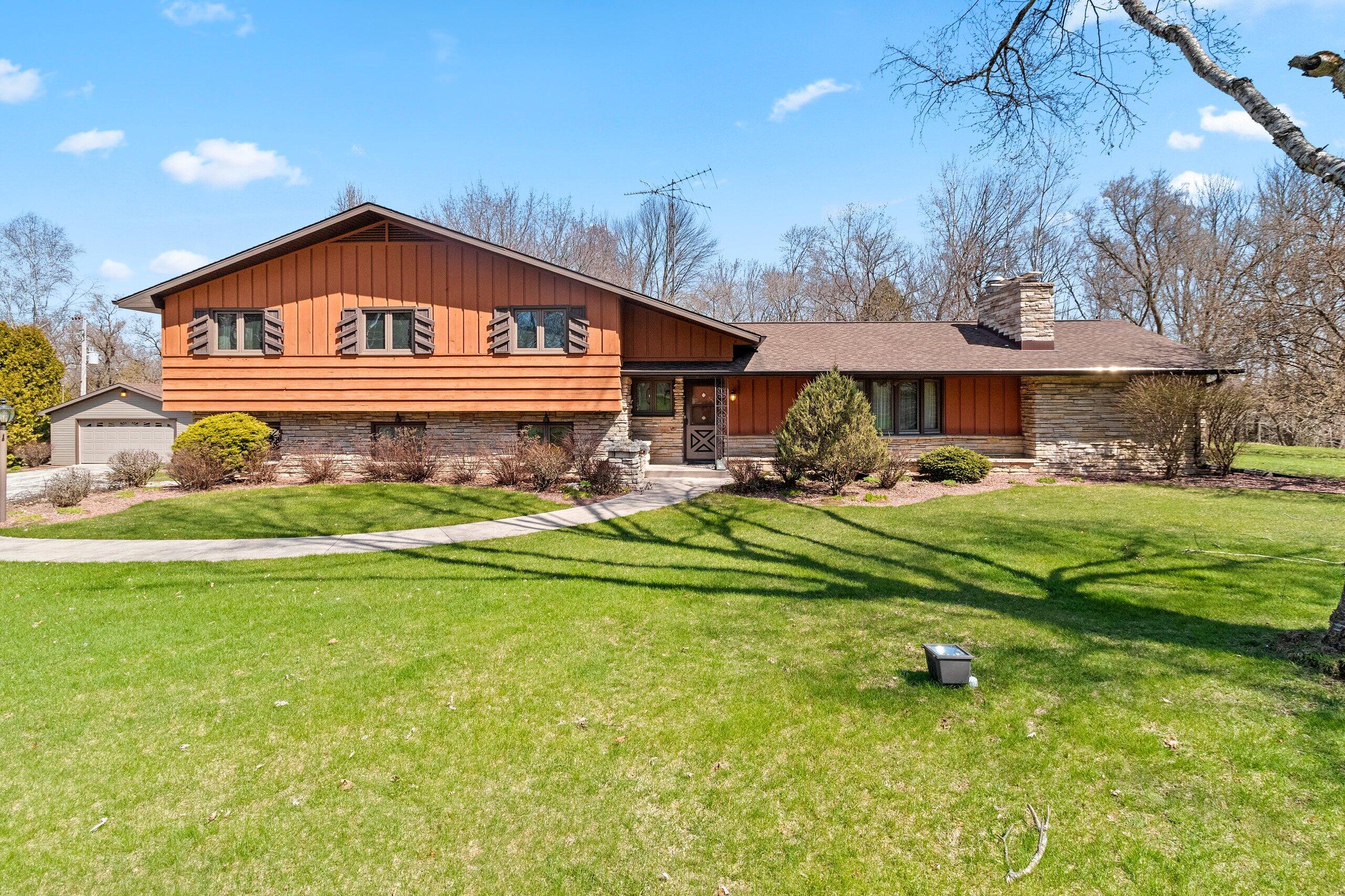 810 Shoto Road Two Rivers, WI 54241 - Photo 3 of 65 003-810ShotoRoad-TwoRivers-WI-54241-SMAL