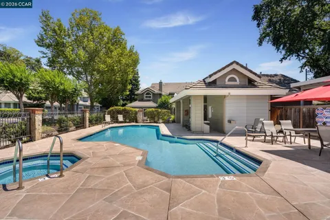 $930,000 | 15 Danville Oak Place, Danville, CA 94526