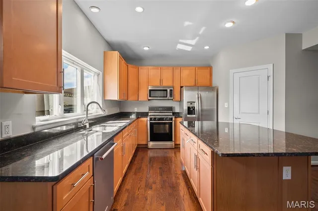 $3,250 | 4104 Olive Street, St. Louis, MO 63108