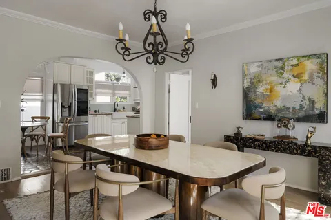 $2,699,000 | 6258 Warner Drive, Los Angeles, CA 90048
