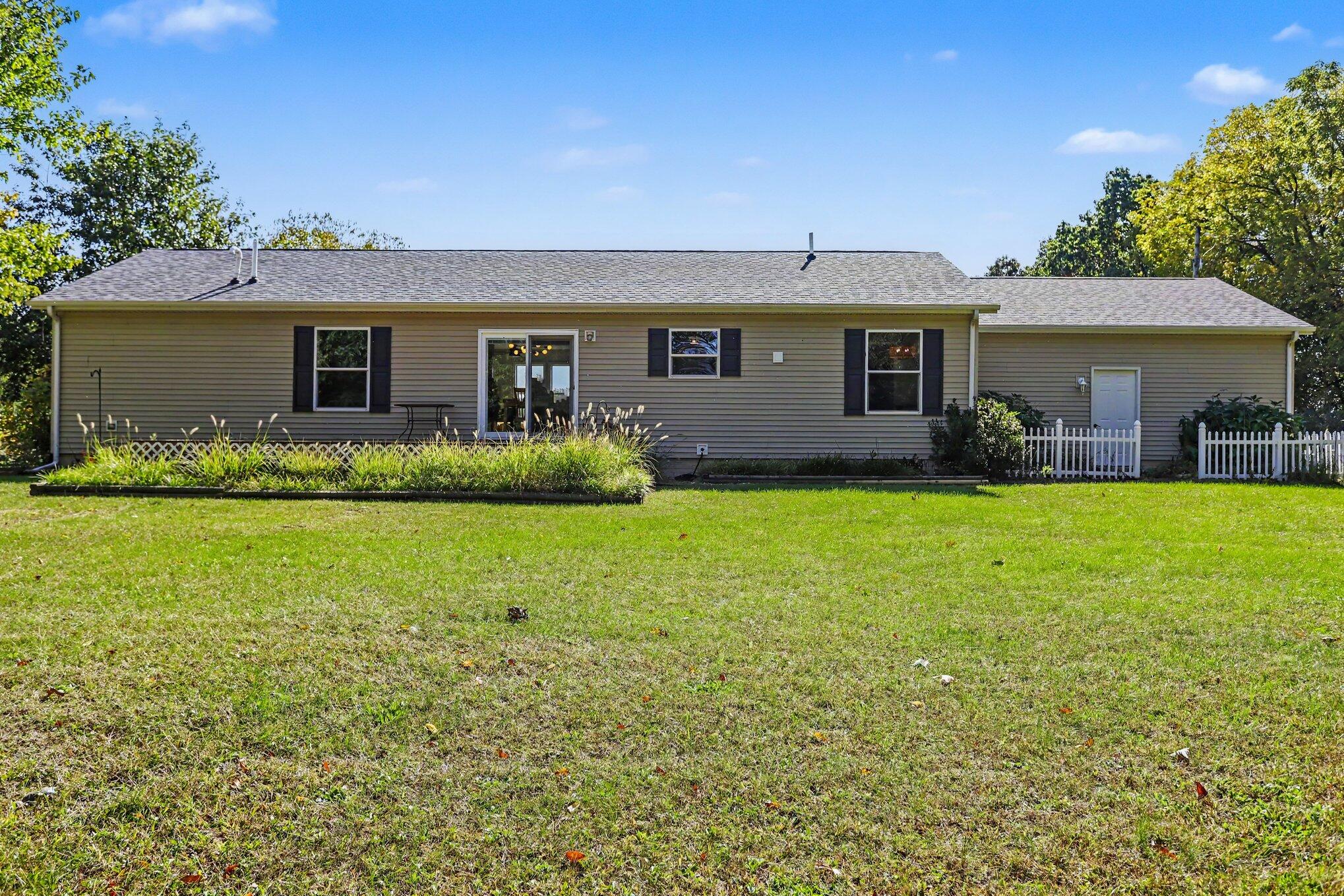 55443 Baer Road Mendon, MI 49072 - Photo 18 of 29 018_file_3512