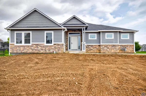 $369,000 | 5005 Northwest Derby Drive, Topeka, KS 66618