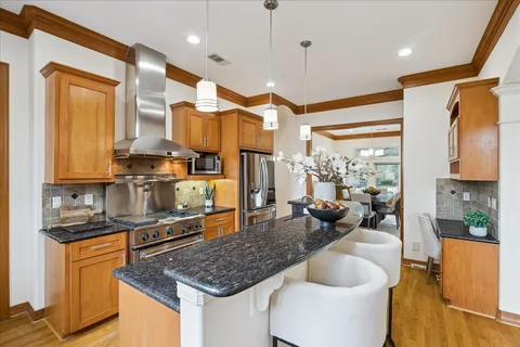 $1,949,000 | 6709 Westchester Avenue, West University Place, TX 77005
