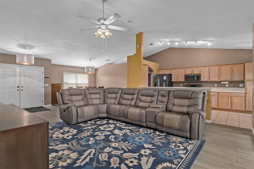 407 Montpelier Court Spring Hill, FL 34608 - Photo 9 of 38