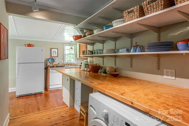 $615,000 | 75 Cisco Road, Asheville, NC 28805