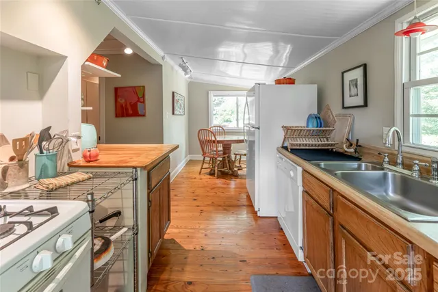 $615,000 | 75 Cisco Road, Asheville, NC 28805