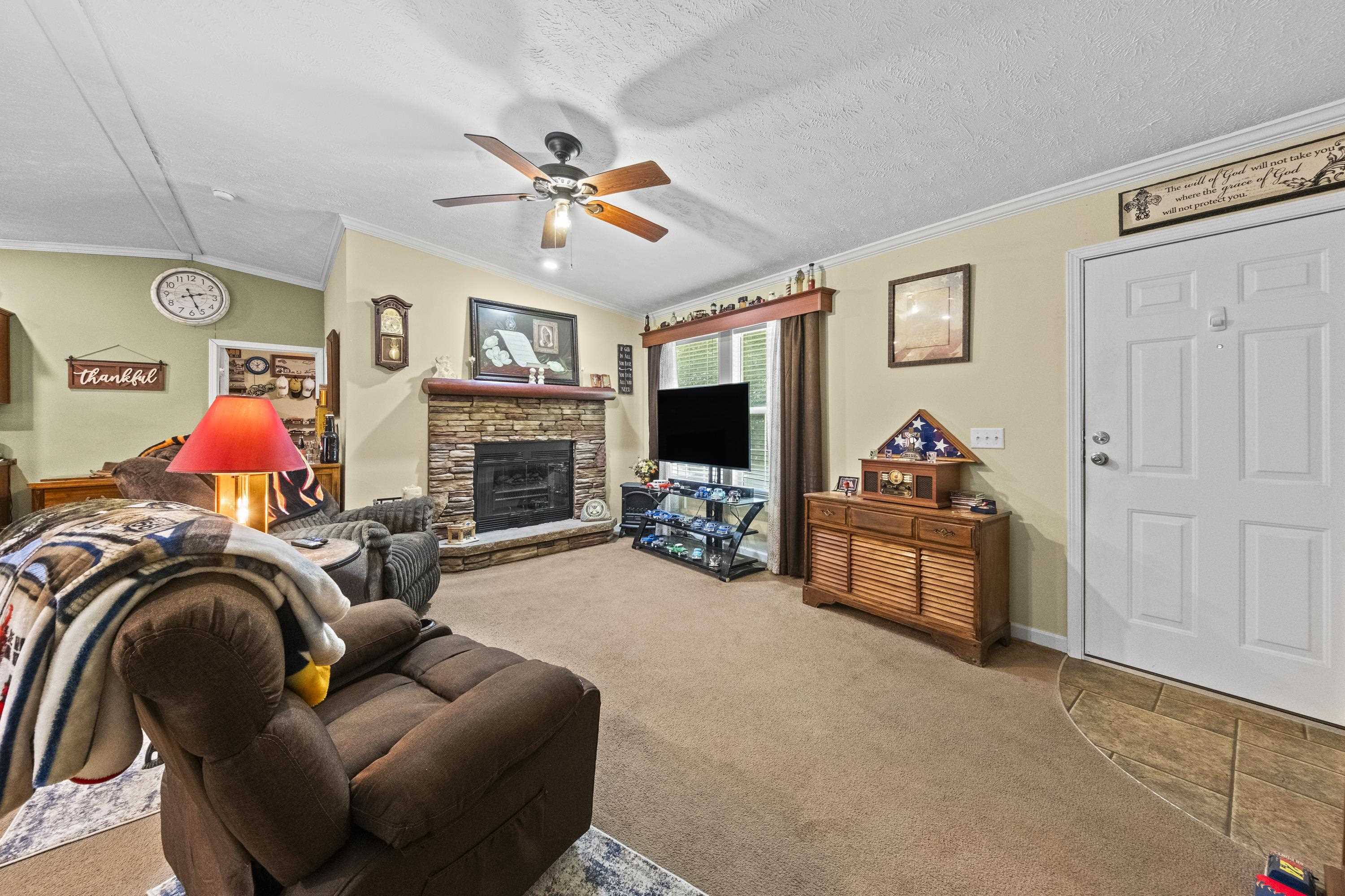 629 New Buckley Road Ashland, KY 41102 - Photo 4 of 29